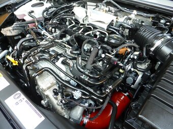 VW PASSAT TDI 176kW R-line DSG Tažné Webasto ACC DCC ALU19 - 10