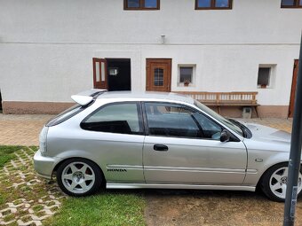 Honda civic 6g - 10