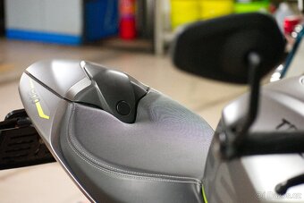 Triumph Speed Triple RS 1200 - 10