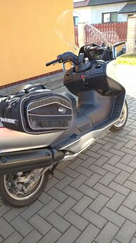 Suzuki Burgman 650 - 10