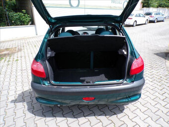 Peugeot 206 1,1 i KLIMATIZACE-HNED ODJÍŽDÍTE - 10