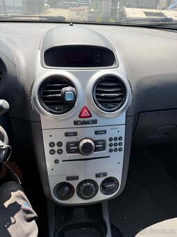 Opel Corsa 1.2i 63kW • r.v. 2012 • STK 2027 • bez závad - 10