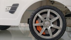 Dětské odrážedlo Mercedes SLS AMG, používané, plně funkční - 10