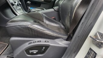 Volvo XC60 R-Design D5/2,4L - 10