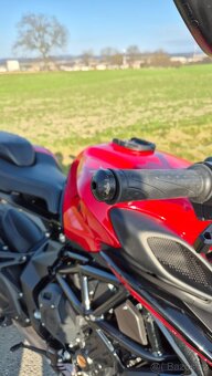 MV Agusta Brutale 800 Rosso, 2022 - 10