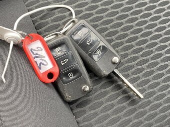 Volkswagen Golf 1.6 TDi ,  77 kW nafta, 2010 - 10