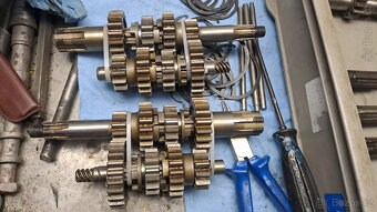 díly jawa 553 579 554 - 10