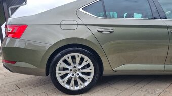 Škoda superb 3 combi, 2.0 Tdi,110 Kw,13.000 km,Virtual,TOP - 10