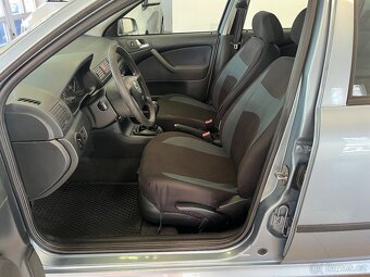 Škoda Octavia I  1,6i Tour - 10
