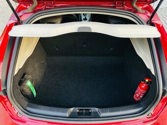 Volvo V40 T4 BENZÍN 132KW MAN KAMERA SERVISKA CROSS COUNTRY - 10