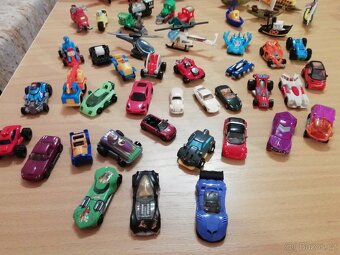 350 kusů kinder technika - 10