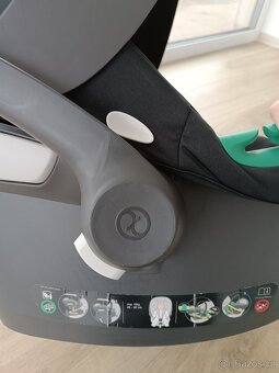 Vajíčko Cybex ATON B2 I-SIZE Volcano Black + Cybex BaseOne - 10