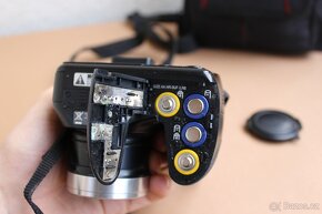 Prodám digitální fotoaparát FujiFilm FinePix S4500 + brašna - 10