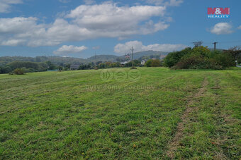 Prodej pozemku k bydlení, 1556 m², Valeč, ul. Podbořanská - 10