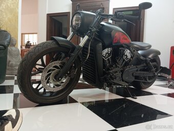Indian scout bobber Dark Horse Custom - 10