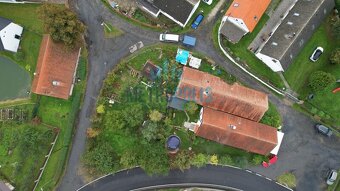 Prodej chalupy v obci Podmoky – klid, prostor a venkovská po - 10