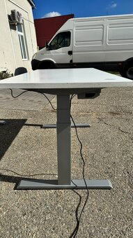 Kancelářské stoly el. výškově stavitelné - 10