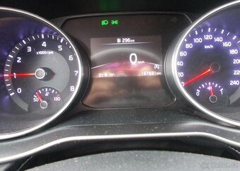 Kia Cee´d 1,5 1 maj koup ČR DPH benzín manuál 118 kw - 10