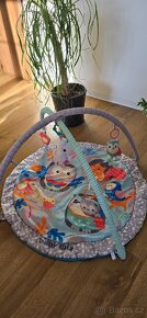 Hrací deka s hrazdou - 10