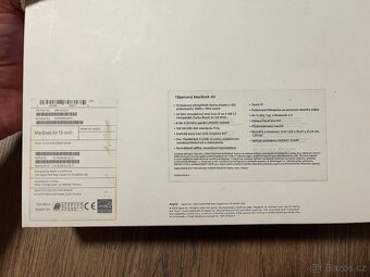 MacBook Air 2018 i5 RAM 8GB SSD 128GB (velmi pěkný) - 10
