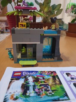 Prodám Lego friends 4 sady. - 10