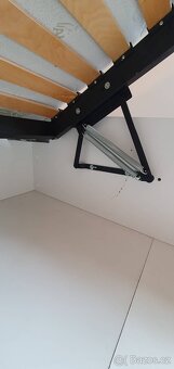 Manželská postel s vyklápěcím roštem včetně matrace - 10