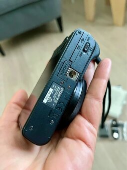 Sony DSC RX100 se 2 bateriemi a pouzdrem - 10