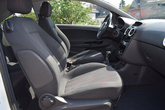 Opel Corsa D 1.4 16V 74kW, Color Edition, KLIMA, rok 2010 - 10