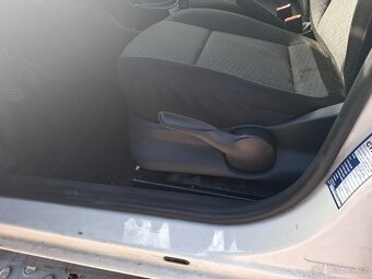 Skoda Roomster 1.6 TDI  66kw r.v.2011 - 10