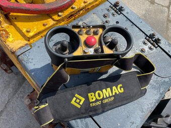 Ježkový válec Bomag BMP 851 včetně ovladače - 10