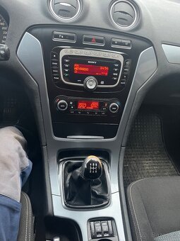 Ford Mondeo 1.6 benzín 88 kW nová STK super stav - 10