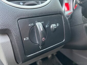 Ford Focus 1.6i • 2/2008 • 74kw • 2 sady kol - 10