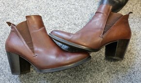 Kozačky Lasocki vel.39,Polokozačky Gabor 5 1/2,Derma pero - 10
