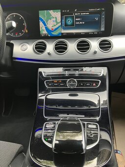 Mercedes E 220d T 9G-Tronic, Command, kamera, DPH - 10