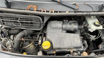Opel Vivaro 2.0dci M9R E7 Na náhradní díly - 10