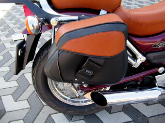 Suzuki VS 800 Intruder - 10