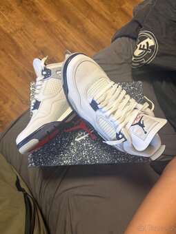 Jordan 4 - 10
