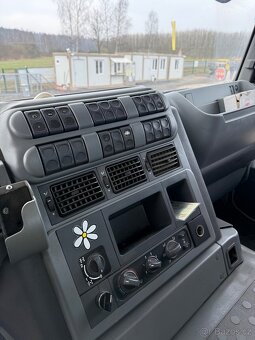 Autodomíchávač IVECO TRAKKER 9m3 - sleva- - 10