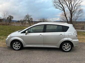 Toyota Corolla Verso 2.0D4D - 10