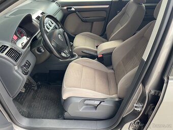 Volkswagen Touran 2.0 TDI 5MÍST DVĚ SADY KOL TAŽNÉ - 10