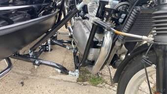 Royal Enfield Interceptor - 10