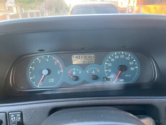 Nissan Terrano II 2.7 TD - 10