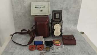 Starý fotoaparat Flexaret s příslušenstvím - 10