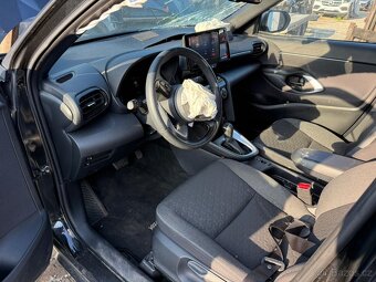 Toyota yaris cross 1.5i automat 2024 20TKM - 10