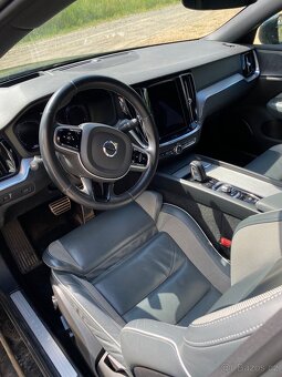 Prodám Volvo v60 R Design 2021 145 kW - 10