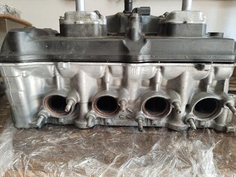 Honda CBR 1000 RR náhradní díly motoru SC59 - 10