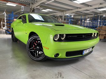 Dodge challenger 5,7 Hemi V8 R/T - 10