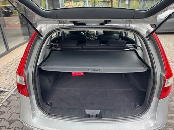 Hyundai i30 kombi 1,6i 93 kW, serviska, 2 x kola - 10