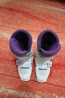 Lyžáky, lyže a helmy výbava - 10