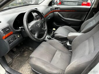 Toyota Avensis - 10